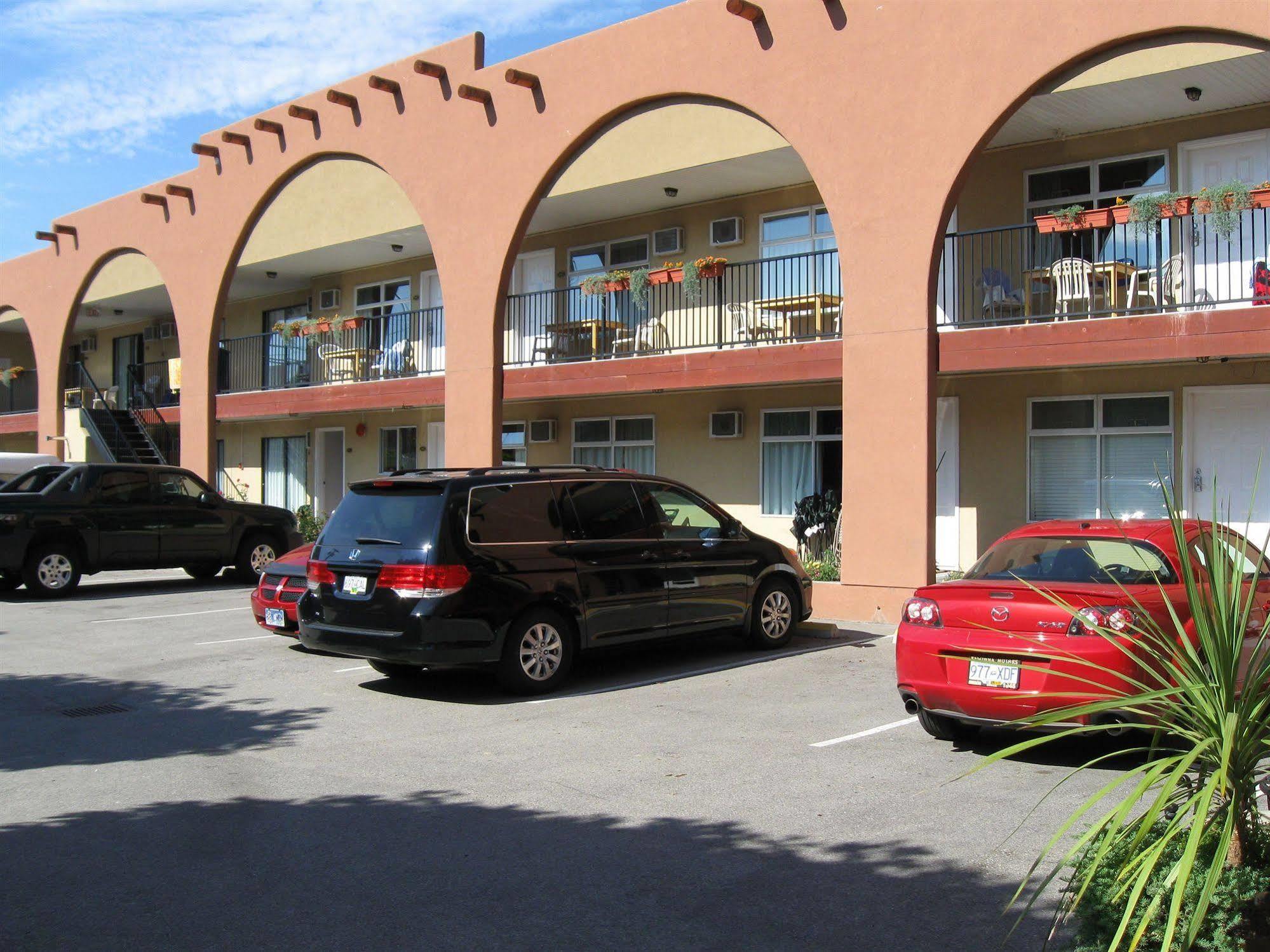 אוסויוס Desert Surfside Waterfront Accommodations מראה חיצוני תמונה